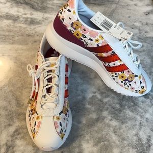 Adidas Tennis Shoes